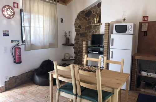Baiona House | Casa do Monte-Cosy Country House, private terrace, swimming pool and tenis table