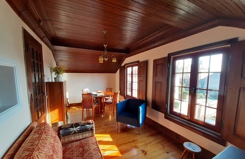 Tabua House | Casa num Jardim com Piscina no Lindo Centro Verde Perto do rio Alvo Comas Praias