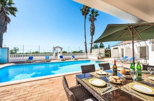 Monte Raposo Villa | Casa Omar