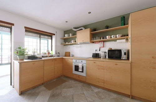 Cacilhas House | Casa Rio Wide Estuary Views Walk To Lisbon Ferry Free Parking
