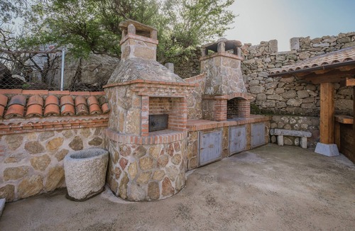 Navaluenga Ski Chalet | Casa Rural El Cauce – Spacious Country Retreat for Groups in Nature