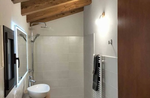 Ivars D'Urgell Cottage | Centennial farmhouse with views of the natural area of l'Estany d'Ivars i Vila-sana!