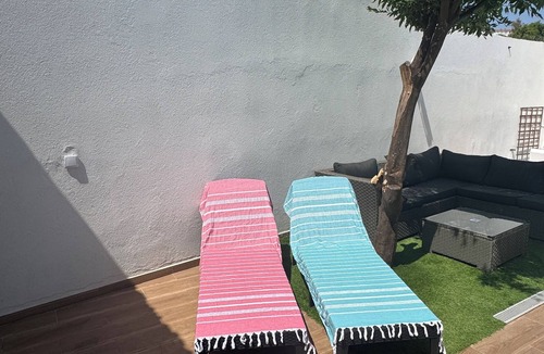 Setubal House | Charming 2-bedroom house with private garden and pool in peaceful Setúbal