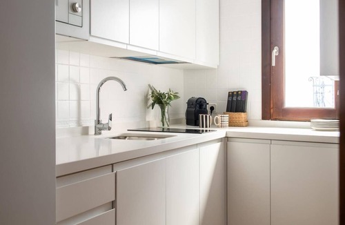 Centro - Sagrario Ski Chalet | ChezmoiHomes Gran Via House with parking