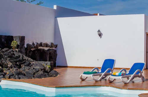 San Bartolome House | climatized pool, internet and total privacy