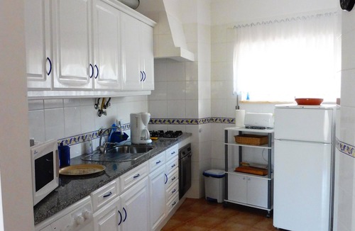 Albardeira Apartment | COMFORTABLE APARTMENT 1 BEDROOM - 2/4 PEOPLE