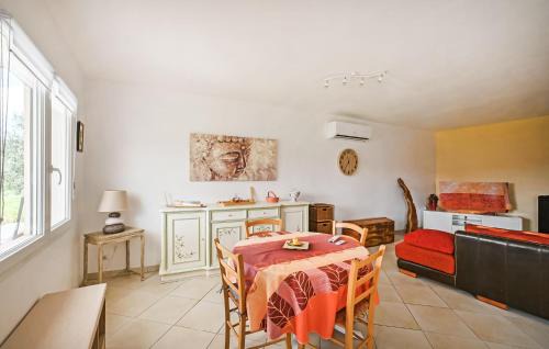 Combas House | Comfortable, Pittoresques