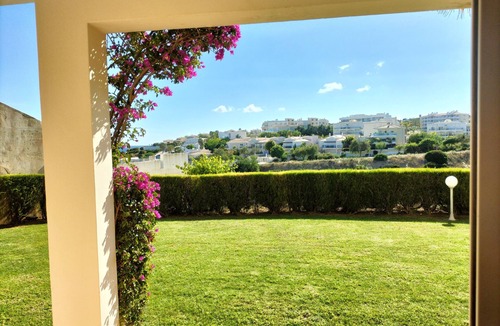 Porto de Mos Apartment | Cosy flat retreat near by beach with nice pateo and views