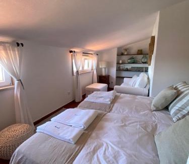 Praia das Macas House | Cosy Seafront Villa With Superb View
