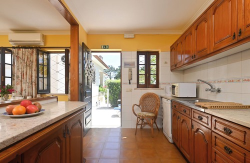 Praia das Macas Cottage | Cottage in Praia das Maçãs with a heated swimming pool