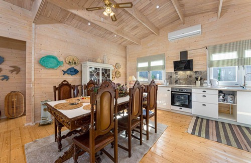 Tunes Ski Chalet | Design Chalet in Albufeira With Private Pool