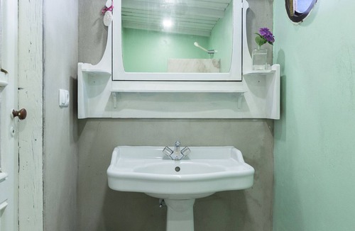 Ovar Bed & Breakfast | Eco Surf & Stay Resort Pine Forest by the Beach, Maceda, Porto, North Portugal
