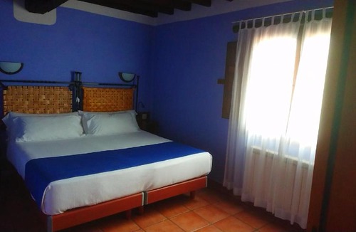 Hervas House | El Canchal de la Gallina -Cafetería -Aparcamiento gratis - Jacuzzi - Piscina de agua caliente abierta hasta el 12 de Octubre