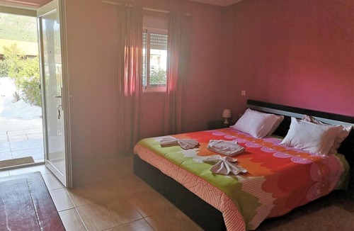 Armamar Other | Family Double Room with Private Bathroom in Gojim - Wifi and Ac
