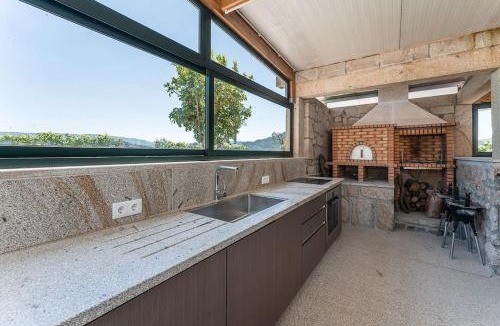 Correlha Ski Chalet | Fernandes Guest house Yellow Bungalow