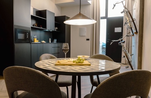 Badajoz Old Town Apartment | Fire tree - The suite