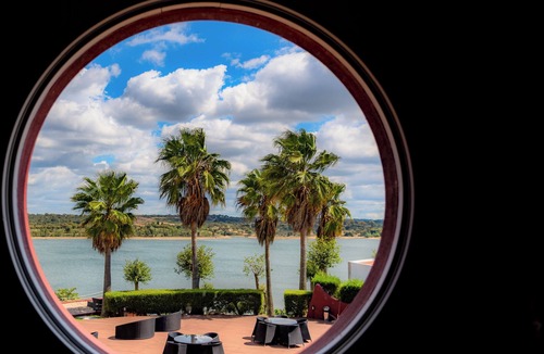Ponte de Sor House | Get Ready for Blissful Getaway! Lake View, Free Parking, Outdoor Swimming Pool!