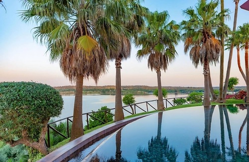 Ponte de Sor House | Get Ready for Blissful Getaway! Lake View, Free Parking, Outdoor Swimming Pool!