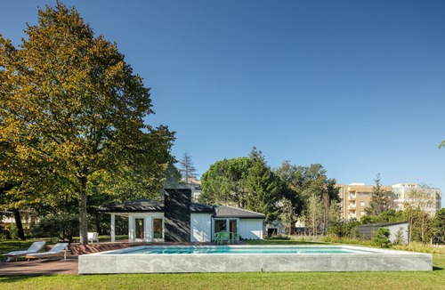 Maia House | Groups-friendly
