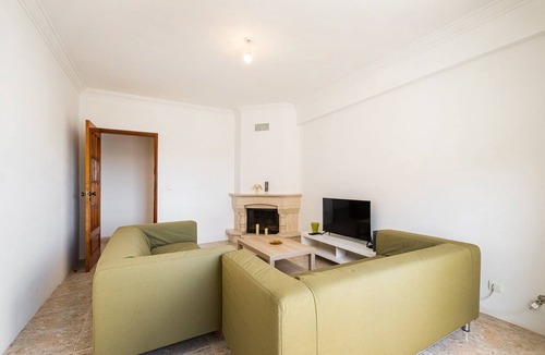 Algueirao - Mem Martins Apartment | GuestReady - Chic relaxation in the suburbs