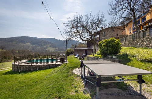 Sant Joan de Les Abadesses House | Holiday Home 'El Xalet, El Reixac Casa Rural' with Mountain View, Shared Pool & Wi-Fi