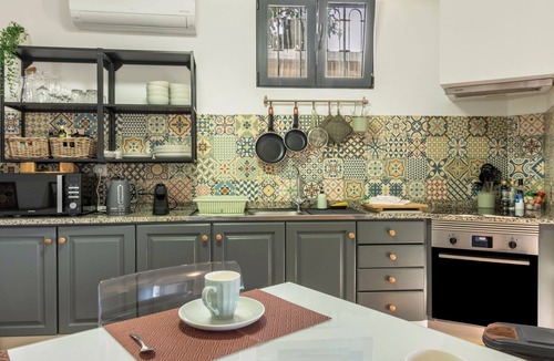 Ponta Delgada Apartment | Holiday Apartment 'Palmeira House - Fernandes Cottage' with Shared Pool and Wi-Fi