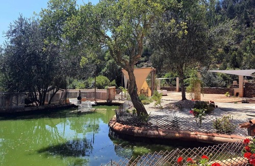 Baiona House | Holiday Home 'Casa Lago - Selão Da Eira' with Lake View, Shared Pool and Wi-Fi
