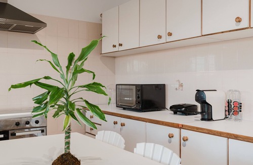 Sao Jorge de Selho House | Holiday Home 'Casa Familiar' with Mountain View, Private Terrace and Wi-Fi