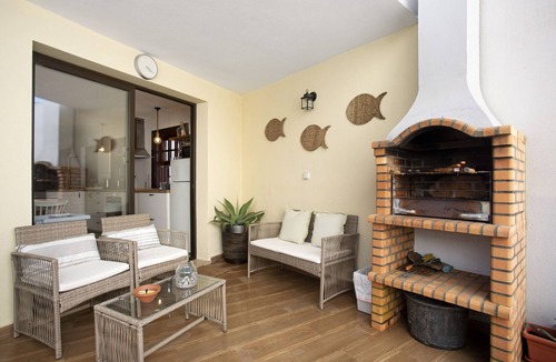 Cartaxo House | Holiday Home 'River Sun' with Private Pool, Wi-Fi and Air Conditioning
