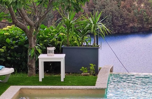 Parada de Bouro Villa | Homerez - Villa for 8 ppl. with swimming-pool, garden and terrace at Pandoses