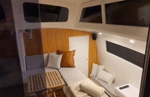Sao Pedro Boat Rental | houseboat waterfront sleepandboat