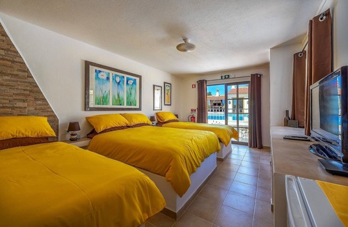 Silves Bed & Breakfast | Ideal for large groups! 4* B&B with 7 en suite rooms and all modern comfort