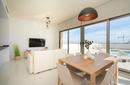 San Miguel de Salinas Villa | Iris