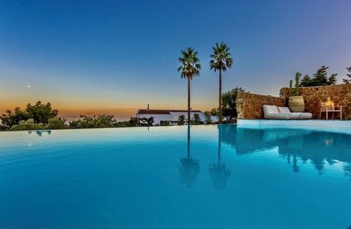 El Cuarton House | La Peana Tarifa – Luxury Villa with Pool, Spa, and Stunning Views of Africa