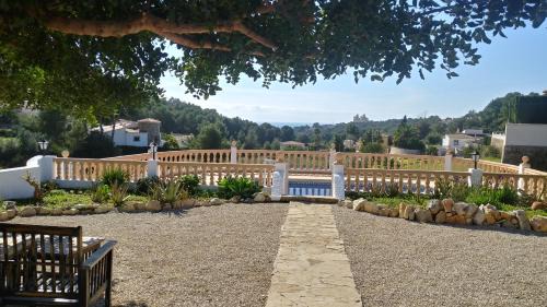 Arnella House | Larnella