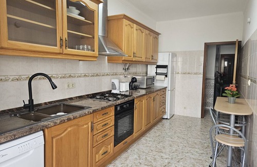Cova da Piedade Apartment | Light Spacious Almada Apartment