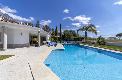 Olhos D'Agua Villa | Maria in Albufeira with 6 bedrooms and 5 bathrooms