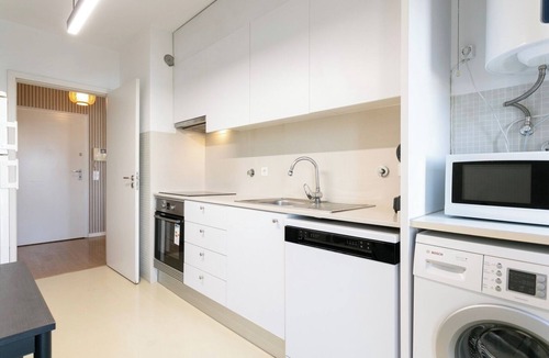 Casal da Ladeira Apartment | Modern 2bdr flat in the city's heart!