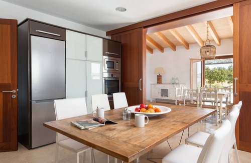 Manacor Villa | Modern Villa with large pool and table tennis, only a few minutes to the beach