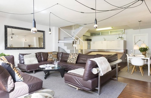 Sant Gervasi Apartment | My Space Barcelona: 2 Apartments with Private Pool in Sant Gervasi for 20 people