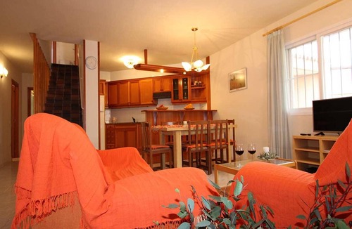 Riumar Villa | Pet-Friendly House with Private Pool Near the Beach, Free WiFi, Optional A/C, Dog-Friendly Beach