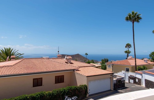 Chayofa Villa | Pet-Friendly Villa Encantada with Sea View & Pool