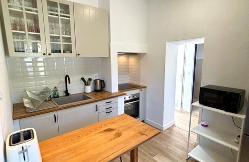 Praia das Macas Cottage | Pine & Apple Sintra Beach House – Calm Coastal Retreat Near the Sea