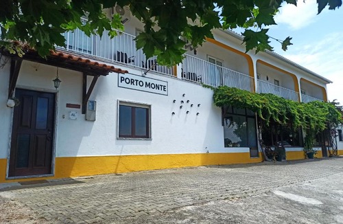 Maceira Bed & Breakfast | Porto Monte