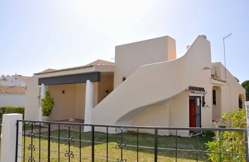 Vilamoura Villa | Portuguese rustic style villa with private pool