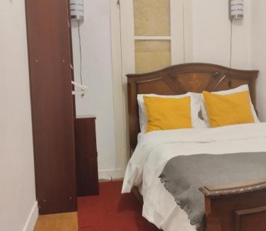 Penha de Franca House | Quarto B