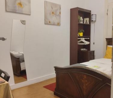 Penha de Franca House | Quarto B