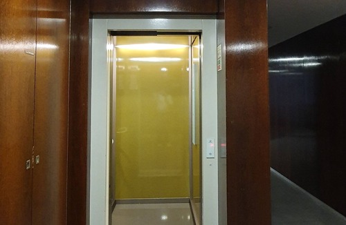 Linda-a-Velha Condo | Quiet and Fully Equipped Apartment in Belém