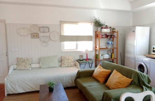 Braga Cottage | Quinta da Maínha. 4 bedrooms, 3 bathrooms, lgardens and 2 pools. Pets allowed !