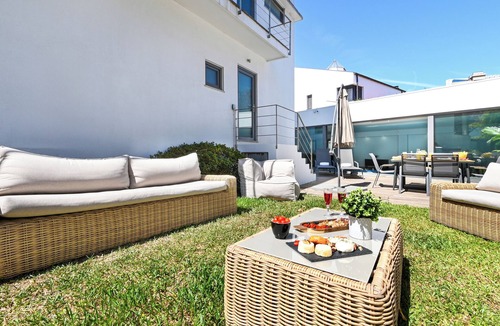 Lordelo do Ouro e Massarelos Villa | Ref. 533031